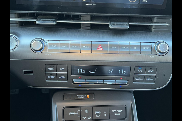 Hyundai Kona Elektro 160 kW Trend-Paket 3-Fase Lader | Dealeronderhouden | Fabrieksgarantie Hyundai tot 2029 | Stoel & Stuurverwarming | 360 camera | | Rijklaar Geleverd