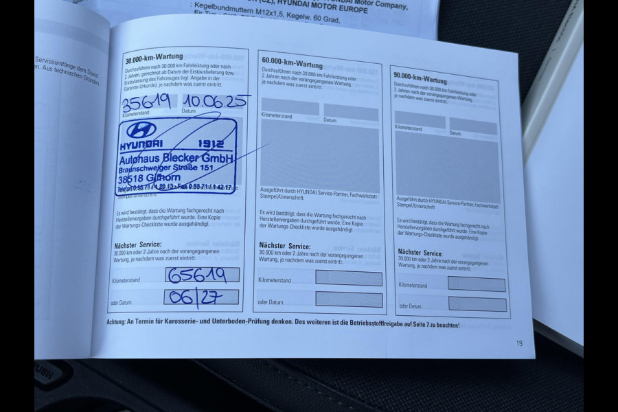 Hyundai Kona Elektro 160 kW Trend-Paket 3-Fase Lader | Dealeronderhouden | Fabrieksgarantie Hyundai tot 2029 | Stoel & Stuurverwarming | 360 camera | | Rijklaar Geleverd