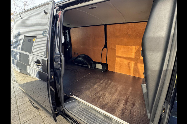 Volkswagen Transporter 2.0 TDI L2H1 4Motion Highline - AUTOMAAT - 67.000 KM I Navigatie I Airco I Schuif/kantel dak I PDC I LED