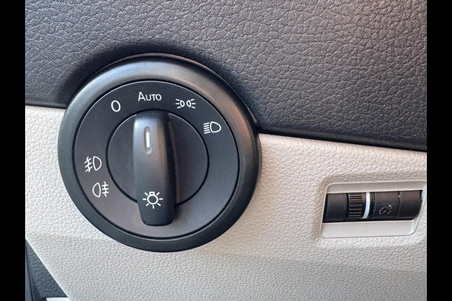 Volkswagen Transporter 2.0 TDI L2H1 4Motion Highline - AUTOMAAT - 67.000 KM I Navigatie I Airco I Schuif/kantel dak I PDC I LED