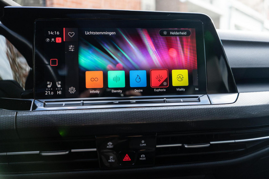 Volkswagen Golf 2.0 TSI GTI Pano / Memory / Harman Kardon