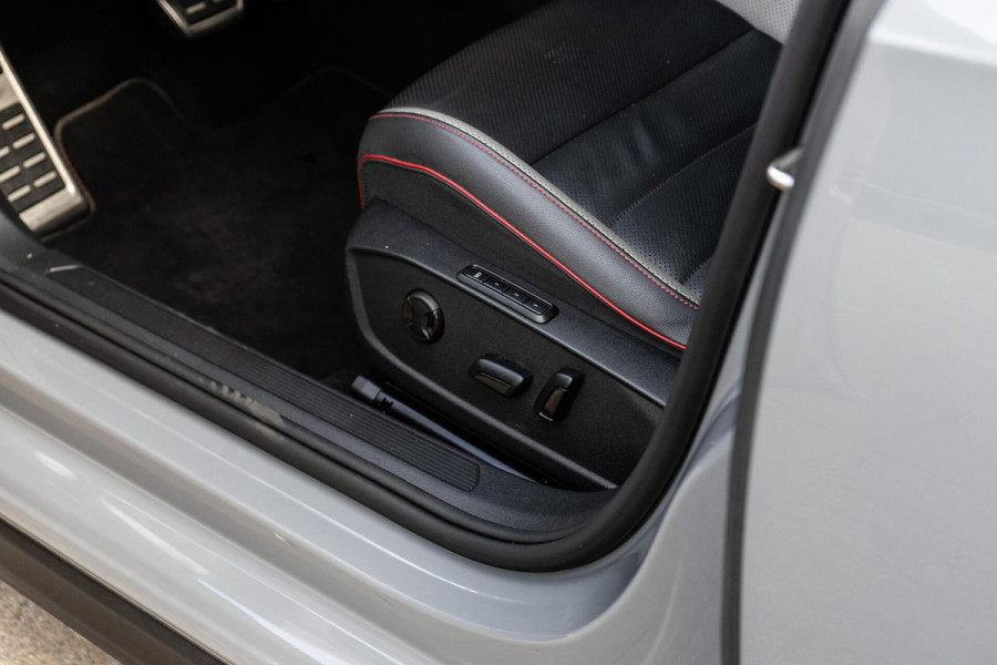 Volkswagen Golf 2.0 TSI GTI Pano / Memory / Harman Kardon