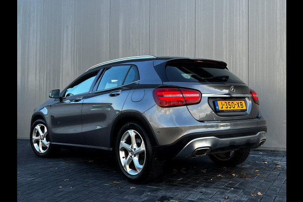 Mercedes-Benz GLA 180 Ambition Navi_Carplay_Camera_Trekh_Clima_Cruise