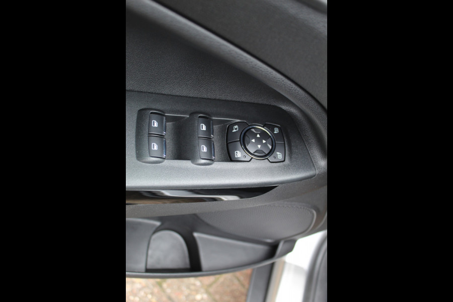 Ford EcoSport 1.0 EcoBoost Titanium , 125pk Hoge zit , slechts 39899km Climate control , Trekhaak , Navigatie , Bluetooth Parkeersensoren achter , Cruise control