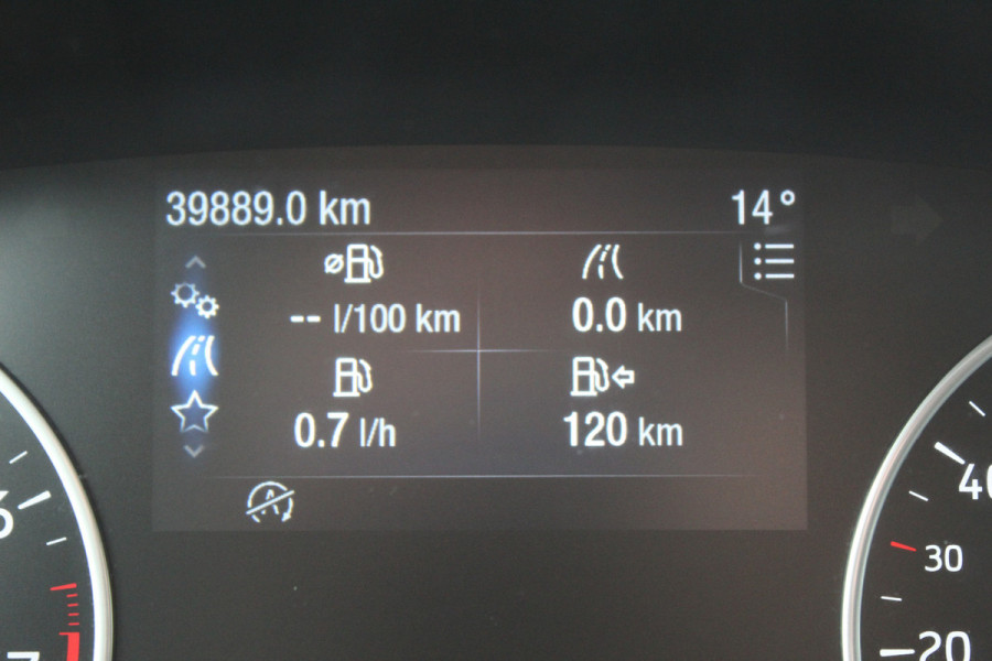 Ford EcoSport 1.0 EcoBoost Titanium , 125pk Hoge zit , slechts 39899km Climate control , Trekhaak , Navigatie , Bluetooth Parkeersensoren achter , Cruise control