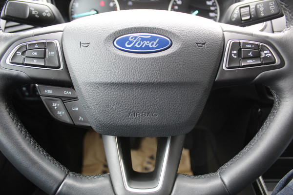 Ford EcoSport 1.0 EcoBoost Titanium , 125pk Hoge zit , slechts 39899km Climate control , Trekhaak , Navigatie , Bluetooth Parkeersensoren achter , Cruise control