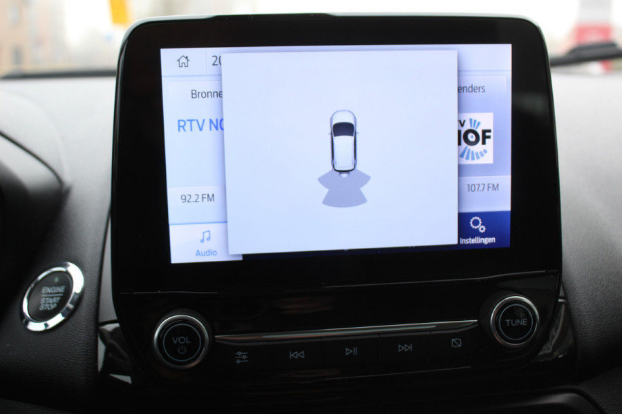 Ford EcoSport 1.0 EcoBoost Titanium , 125pk Hoge zit , slechts 39899km Climate control , Trekhaak , Navigatie , Bluetooth Parkeersensoren achter , Cruise control