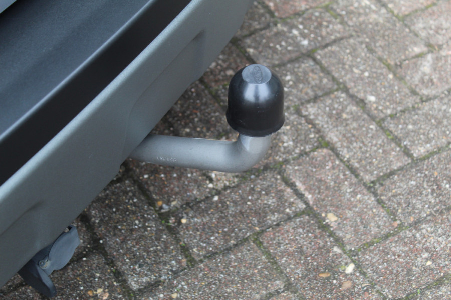 Ford EcoSport 1.0 EcoBoost Titanium , 125pk Hoge zit , slechts 39899km Climate control , Trekhaak , Navigatie , Bluetooth Parkeersensoren achter , Cruise control