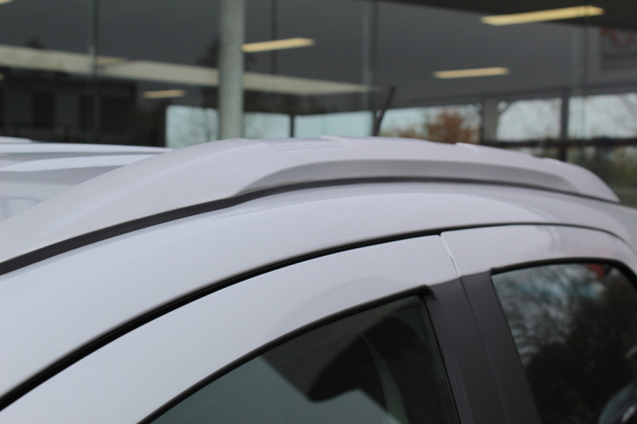 Ford EcoSport 1.0 EcoBoost Titanium , 125pk Hoge zit , slechts 39899km Climate control , Trekhaak , Navigatie , Bluetooth Parkeersensoren achter , Cruise control