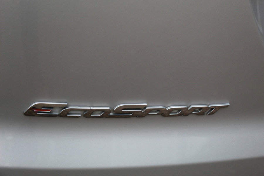 Ford EcoSport 1.0 EcoBoost Titanium , 125pk Hoge zit , slechts 39899km Climate control , Trekhaak , Navigatie , Bluetooth Parkeersensoren achter , Cruise control