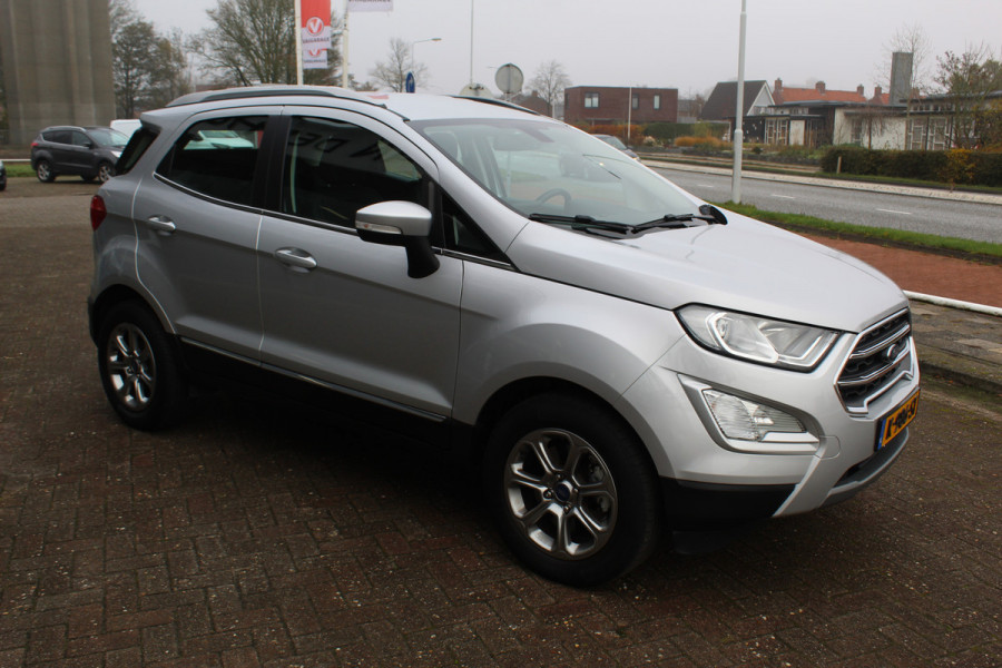 Ford EcoSport 1.0 EcoBoost Titanium , 125pk Hoge zit , slechts 39899km Climate control , Trekhaak , Navigatie , Bluetooth Parkeersensoren achter , Cruise control