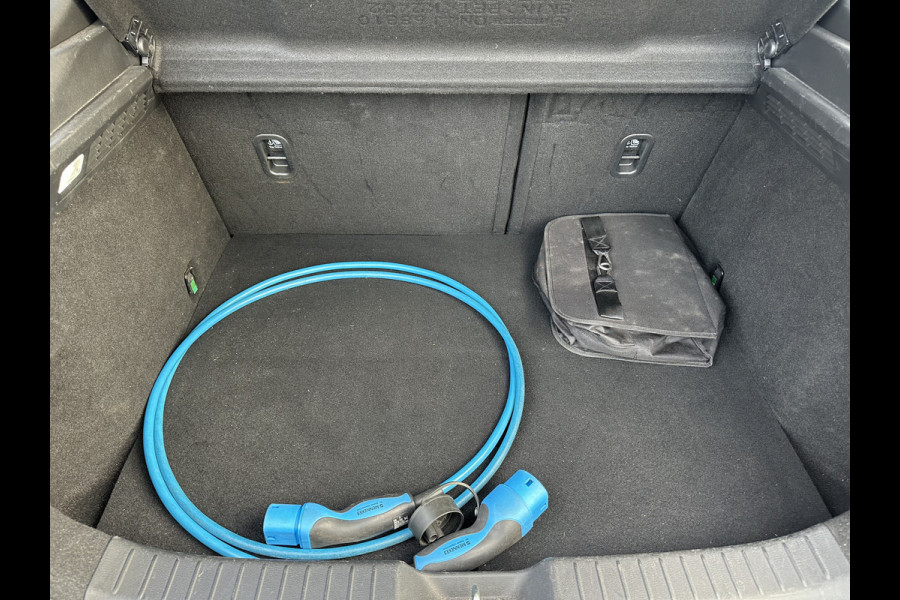 Mazda MX-30 e-SkyActiv 145 First Edition 36 kWh| SOH 92,6% | Apple carplay | Camera | Led occasion