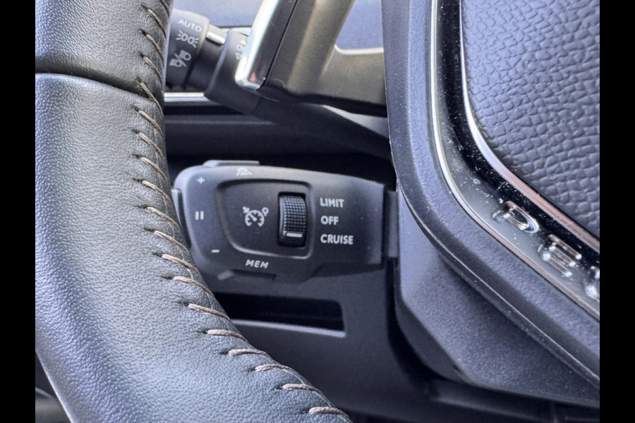 Peugeot 3008 1.2 PureTech Allure Pack Business | Trekhaak | Stoelverwarming | Camera | Carplay