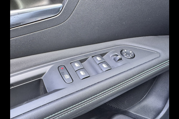 Peugeot 3008 1.2 PureTech Allure Pack Business | Trekhaak | Stoelverwarming | Camera | Carplay
