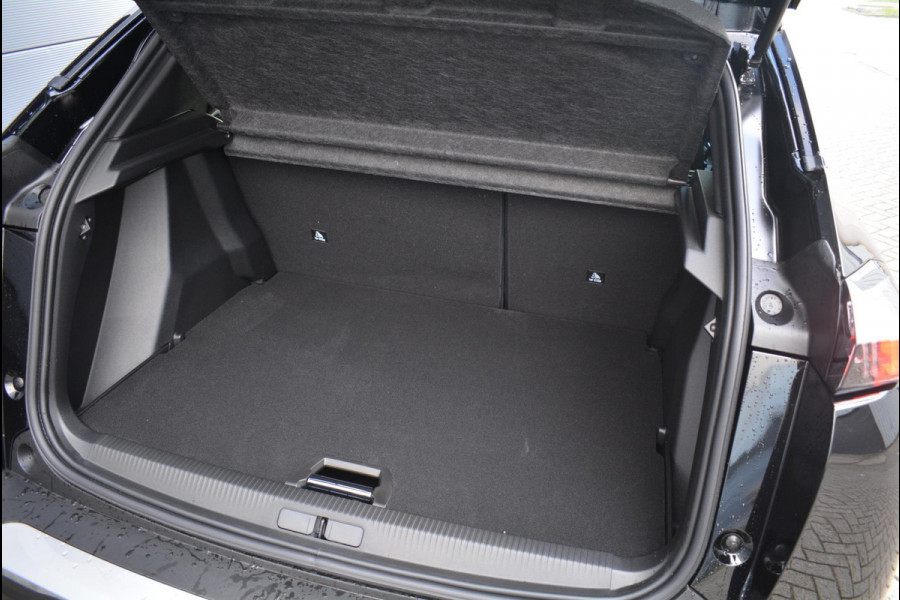 Peugeot e-2008 EV GT 50 kWh 136pk SOH 99,8%