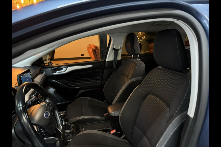 Ford FOCUS Wagon 1.0 EcoBoost Active Business Garantie Carplay Camera StuurVW StoelVW PDC Cruise Clima Navi Led Dab Rijklaar