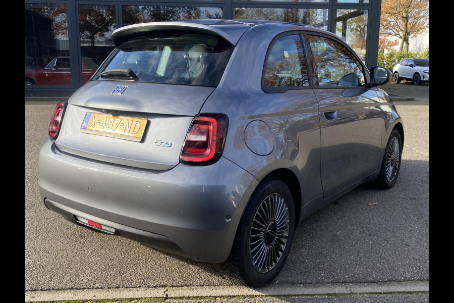 Fiat 500 Icon 42 kWh KEYLESS| STOELVERWARMING| CAMERA| DODE HOEK SENSOR| RIJKLAARPRIJS INCL. 12 MND BOVAG GARANTIE