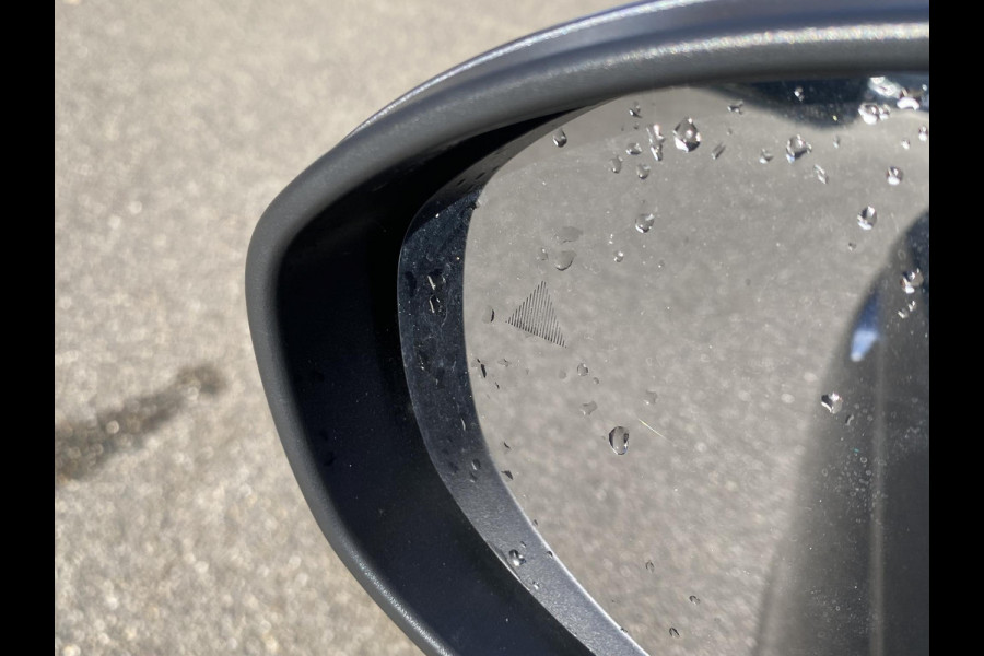 Fiat 500 Icon 42 kWh KEYLESS| STOELVERWARMING| CAMERA| DODE HOEK SENSOR| RIJKLAARPRIJS INCL. 12 MND BOVAG GARANTIE