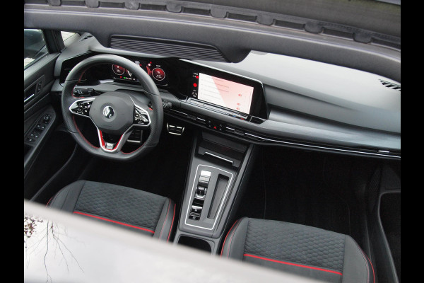 Volkswagen Golf 2.0 TSI GTI | Panoramadak | Camera | Apple Carplay | Cruise Control | Automaat |