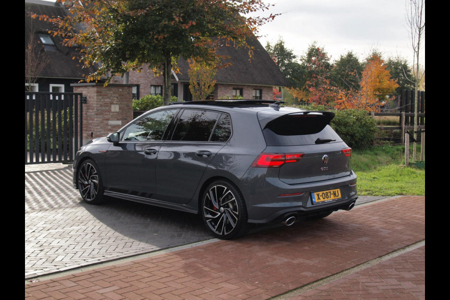 Volkswagen Golf 2.0 TSI GTI | Panoramadak | Camera | Apple Carplay | Cruise Control | Automaat |
