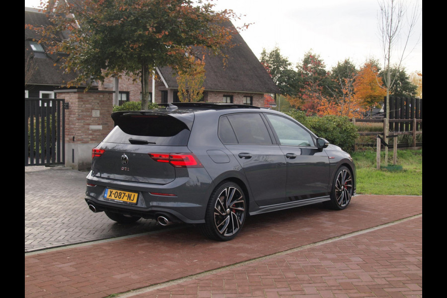 Volkswagen Golf 2.0 TSI GTI | Panoramadak | Camera | Apple Carplay | Cruise Control | Automaat |