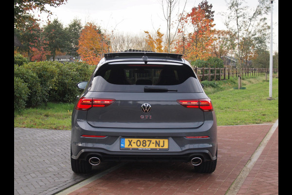 Volkswagen Golf 2.0 TSI GTI | Panoramadak | Camera | Apple Carplay | Cruise Control | Automaat |
