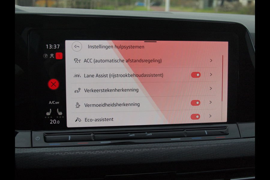 Volkswagen Golf 2.0 TSI GTI | Panoramadak | Camera | Apple Carplay | Cruise Control | Automaat |