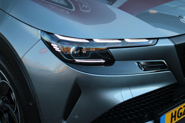 Alfa Romeo junior ELETTRICA SPECIALE 156PK 54 kWh | WARMTEPOMP! | "SABELT" STOELEN MET LEDEREN/ALCANTARA BEKLEDING | PANORAMISCH SCHUIF/KANTEL DAK | BICOLOR DAK (ZWART DAK) | TECHNOLOGIE PAKKET (O.A. FULL LED ADAPTIVE MATRIX KOPLAMPEN/DODEHOEK DETECTIE/DRAADLOZE TELEFOONLADER/ACHTERUITRIJ CAMERA/PARKEERSENSOREN VOOR, ACHTER,ZIJKANT) | DRAADLOZE APPLE CARPLAY/ANDROID AUTO | CLIMATE CONTROL | ELEKTRISCH BEDIENBARE ACHTERKLEP | STOEL VERWARMING | ELEKTRISCH BEDIENBARE VOORSTOEL | VERKEERSBORDEN HERKENNING | ADAPTIVE CRUISE CONTROL | KEYLESS ENTRY/START |