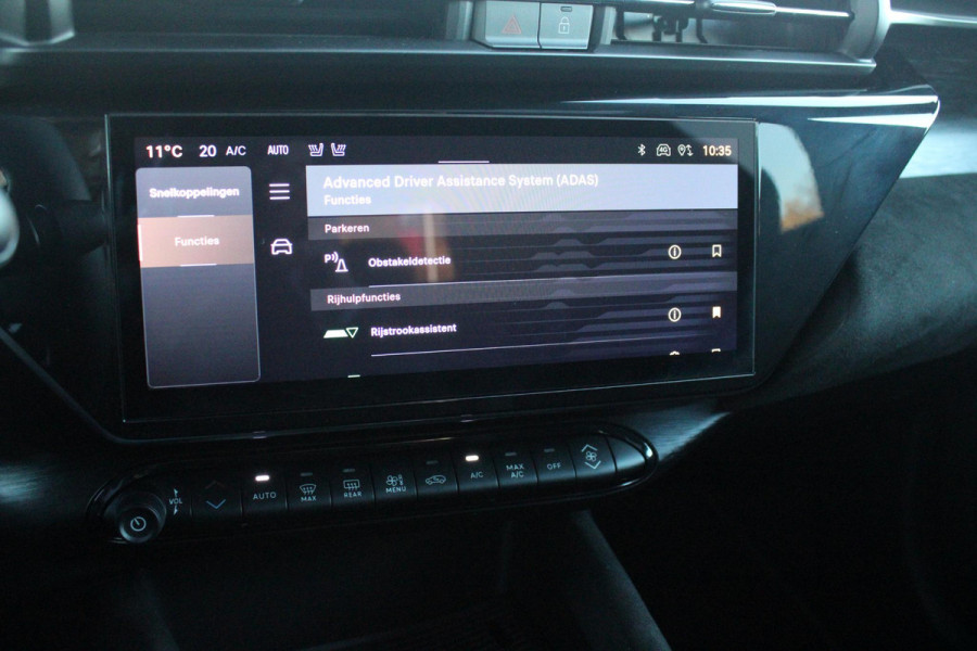 Alfa Romeo junior ELETTRICA SPECIALE 156PK 54 kWh | WARMTEPOMP! | "SABELT" STOELEN MET LEDEREN/ALCANTARA BEKLEDING | PANORAMISCH SCHUIF/KANTEL DAK | BICOLOR DAK (ZWART DAK) | TECHNOLOGIE PAKKET (O.A. FULL LED ADAPTIVE MATRIX KOPLAMPEN/DODEHOEK DETECTIE/DRAADLOZE TELEFOONLADER/ACHTERUITRIJ CAMERA/PARKEERSENSOREN VOOR, ACHTER,ZIJKANT) | DRAADLOZE APPLE CARPLAY/ANDROID AUTO | CLIMATE CONTROL | ELEKTRISCH BEDIENBARE ACHTERKLEP | STOEL VERWARMING | ELEKTRISCH BEDIENBARE VOORSTOEL | VERKEERSBORDEN HERKENNING | ADAPTIVE CRUISE CONTROL | KEYLESS ENTRY/START |