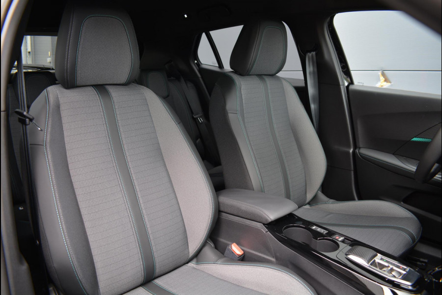 Peugeot e-2008 EV Allure Pack 50kWh 136pk SOH 96,9% | Navigatie | Apple Carplay/Android Auto | Bluetooth | Achteruitrijcamera