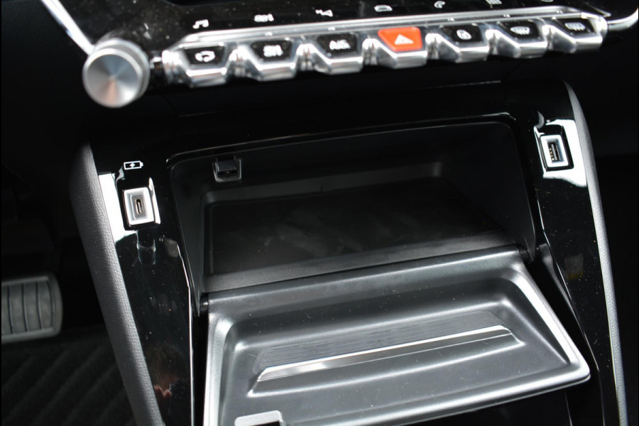 Peugeot e-2008 EV Allure Pack 50kWh 136pk SOH 96,9% | Navigatie | Apple Carplay/Android Auto | Bluetooth | Achteruitrijcamera