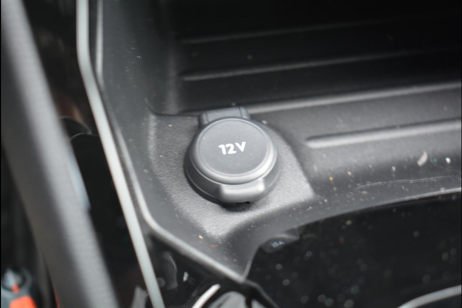 Peugeot e-2008 EV Allure Pack 50kWh 136pk SOH 96,9% | Navigatie | Apple Carplay/Android Auto | Bluetooth | Achteruitrijcamera