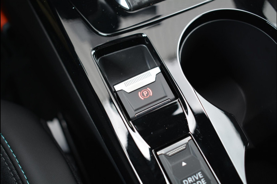 Peugeot e-2008 EV Allure Pack 50kWh 136pk SOH 96,9% | Navigatie | Apple Carplay/Android Auto | Bluetooth | Achteruitrijcamera
