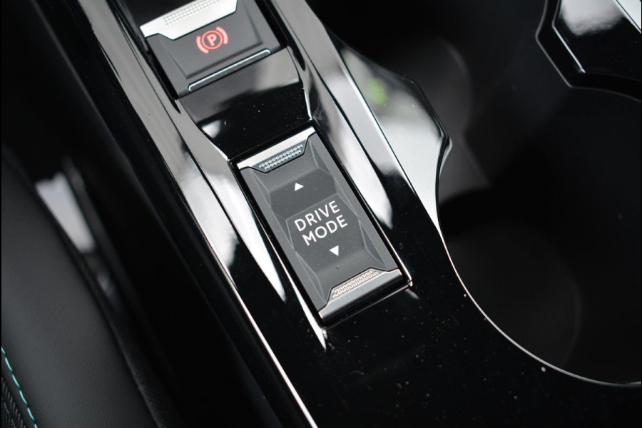 Peugeot e-2008 EV Allure Pack 50kWh 136pk SOH 96,9% | Navigatie | Apple Carplay/Android Auto | Bluetooth | Achteruitrijcamera