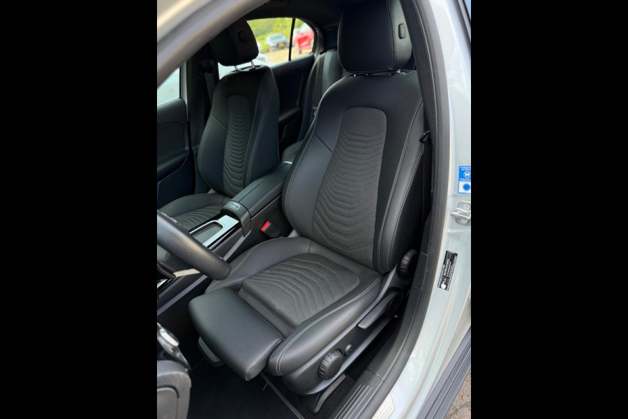 Mercedes-Benz A-Klasse 200 Luxury Line Facelift CarPlay Camera