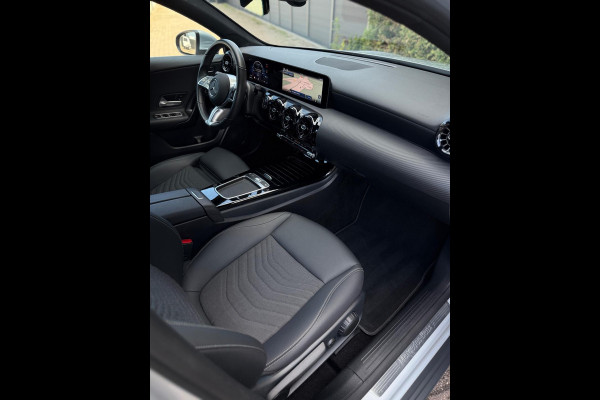 Mercedes-Benz A-Klasse 200 Luxury Line Facelift CarPlay Camera