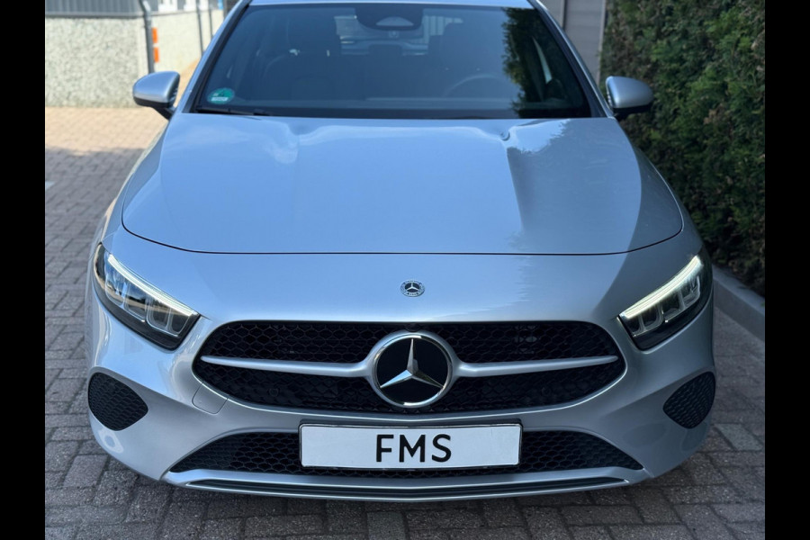 Mercedes-Benz A-Klasse 200 Luxury Line Facelift CarPlay Camera