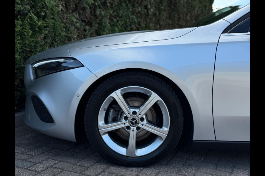 Mercedes-Benz A-Klasse 200 Luxury Line Facelift CarPlay Camera