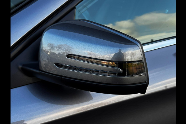 Mercedes-Benz GLA 180 Ambition Navi_Carplay_Camera_Trekh_Clima_Cruise