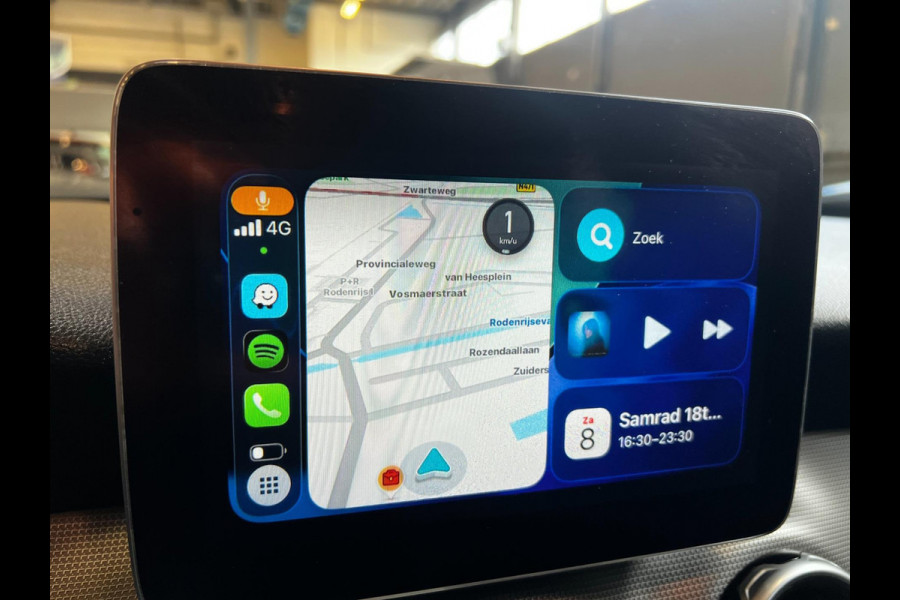 Mercedes-Benz GLA 180 Ambition Navi_Carplay_Camera_Trekh_Clima_Cruise