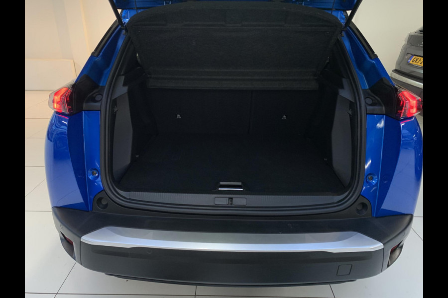 Peugeot e-2008 EV GT 50kWh 136pk 3-FASE SOH 99,8% | Alcantara | Navigatie | Elektrisch bedienbare bestuurdersstoel | Stoelverwarming | Warmtepomp | Achteruitrijcamera
