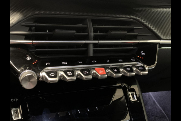 Peugeot e-2008 EV GT 50kWh 136pk 3-FASE SOH 99,8% | Alcantara | Navigatie | Elektrisch bedienbare bestuurdersstoel | Stoelverwarming | Warmtepomp | Achteruitrijcamera