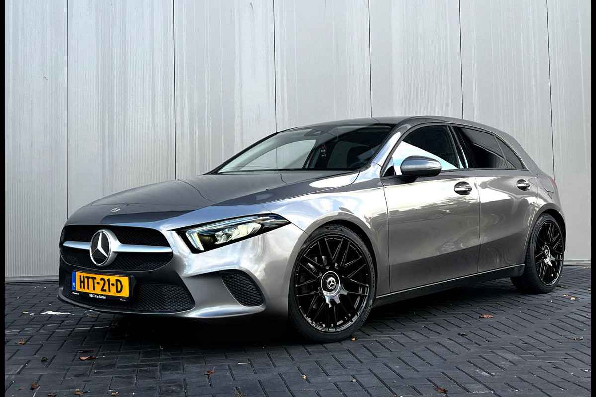 Mercedes-Benz A-Klasse 180 Business Solution AMG Line_Carplay_Camera_cruise