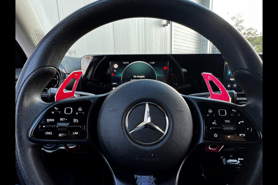 Mercedes-Benz A-Klasse 180 Business Solution AMG Line_Carplay_Camera_cruise