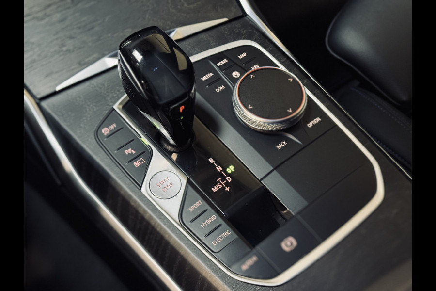 BMW 3 Serie Touring 330e High Ex. M-Sport | 19" | Trekhaak | Driv.Ass.Prof.