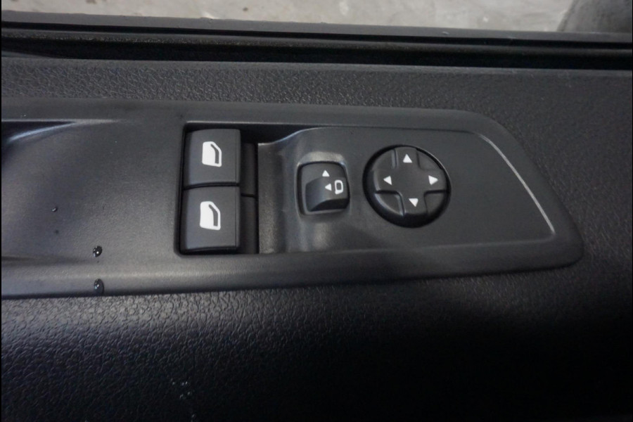 Peugeot Expert 2.0 Automaat Dubbele cabine Navigatie Parkeersensoren Clima Control  Trekhaak