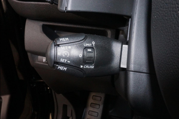 Peugeot Expert 2.0 Automaat Dubbele cabine Navigatie Parkeersensoren Clima Control  Trekhaak