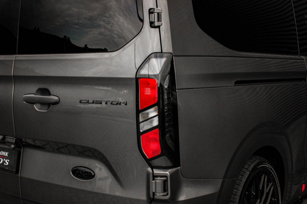 Ford Transit Custom 2.0 TDCI L2H1 136PK DC / DUBBEL CABINE / JB- EDITION / APPLE CARPLAY / 5- ZITS /MY2024/ CAMERA / FULL BLACK