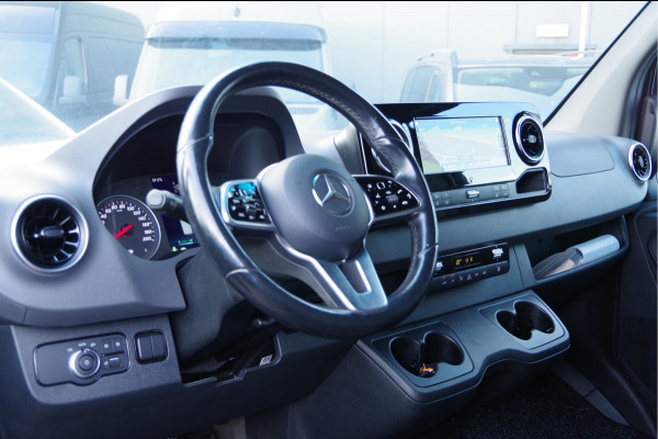 Mercedes-Benz Sprinter 319 3.0 CDI V6 L2H2 AUT. LED, 360 CAMERA, ADAPT. CRUISE, TREKHAAK, MBUX 10'', STANDKACHEL, NAVI, CLIMA, PARKEERSENSOREN, APPLE C
