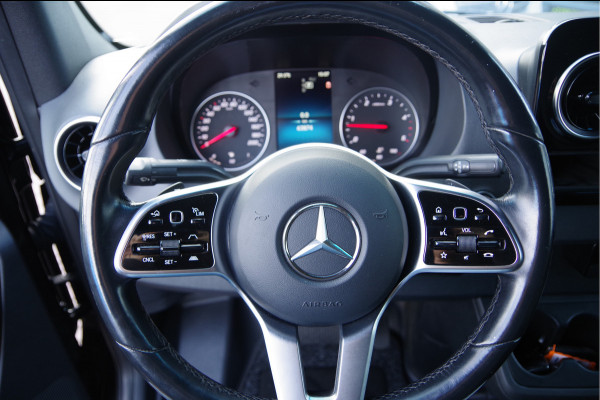 Mercedes-Benz Sprinter 319 3.0 CDI V6 L2H2 AUT. LED, 360 CAMERA, ADAPT. CRUISE, TREKHAAK, MBUX 10'', STANDKACHEL, NAVI, CLIMA, PARKEERSENSOREN, APPLE C